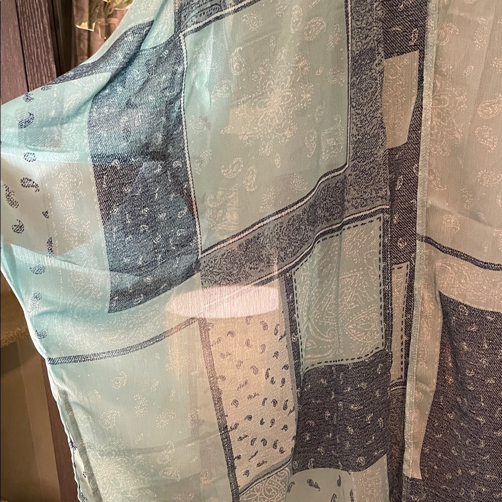 Maurices Blue and White Patterned Kimono - Picture 4 of 4